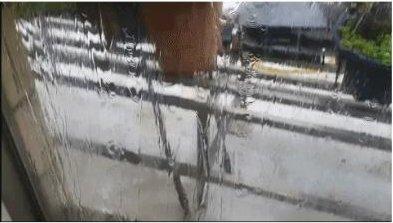 從外部潑水、噴水方式檢測是否漏水